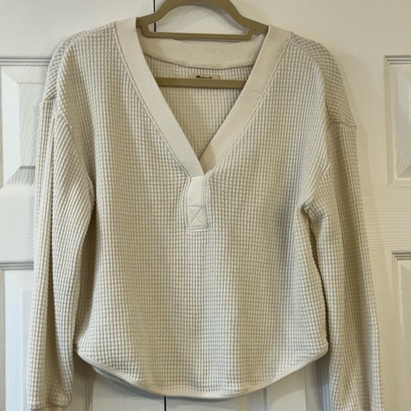 Madewell Brushed Waffle V-Neck Tee - Picture 2 of 6